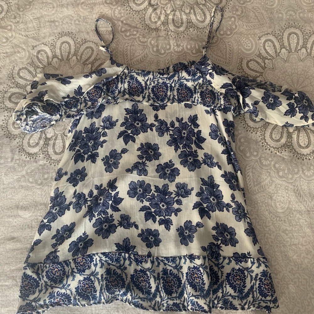 Day trip cold shoulder top.